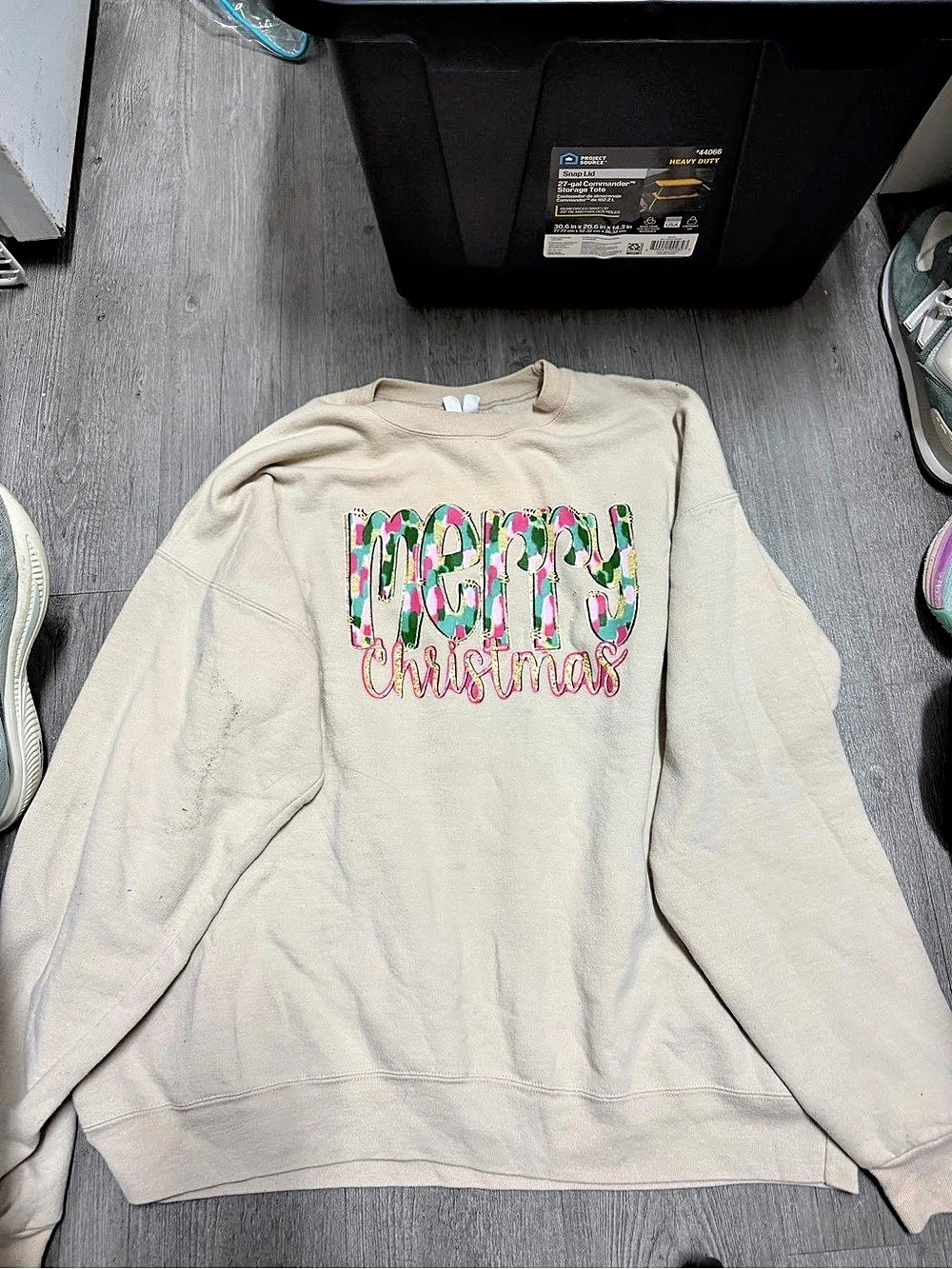 Christmas Graphic Crewneck Sweatshirt in Cream Like New
